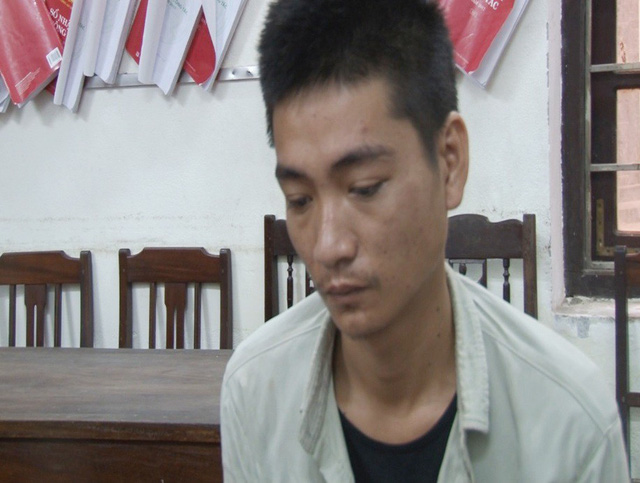 Lao thẳng xe mô tô vào người dân khi trộm tài sản bại lộ